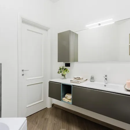 Lavinia, 3 Bedrooms With Terrace 卢卡