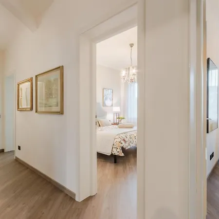 Lavinia, 3 Bedrooms With Terrace 卢卡