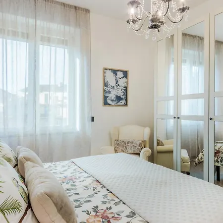 Lavinia, 3 Bedrooms With Terrace 卢卡