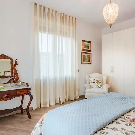 Lavinia, 3 Bedrooms With Terrace