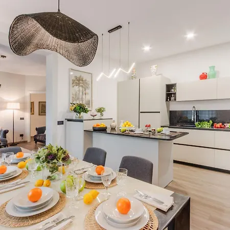 Lavinia, 3 Bedrooms With Terrace 公寓 *